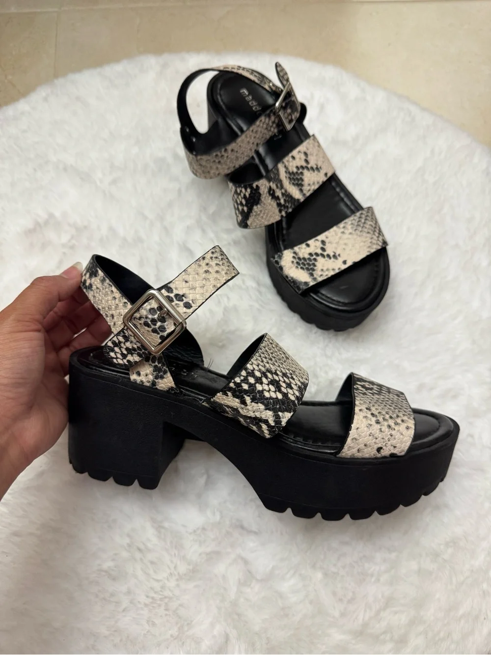 Madden Girl Carterr Chunky Snake Sandals Platform Black and White Size 7